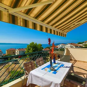 https://villa-prelesnik.hotels-in-trogir.com